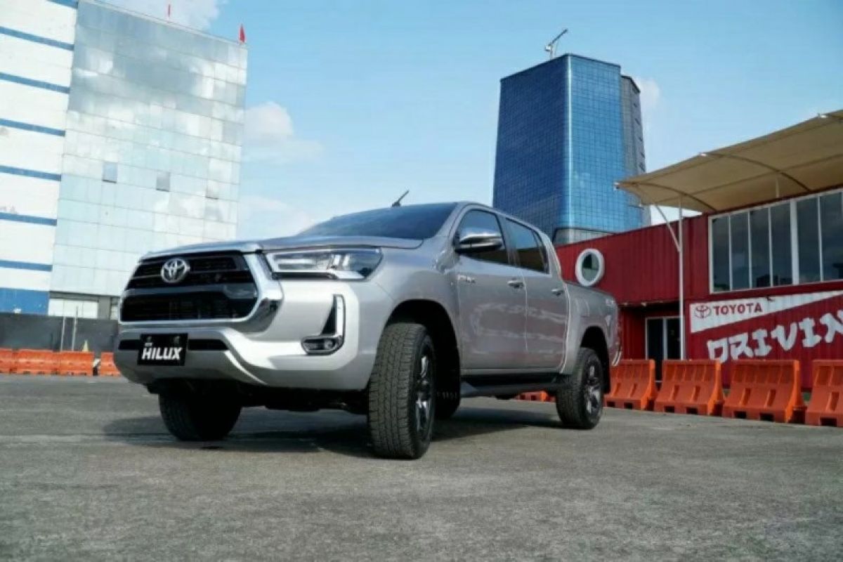 Toyota Hilux facelift, mobil lapangan tampang perkotaan