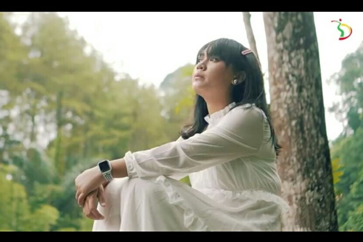 Happy Asmara bawakan ulang lagu "Cinta Karena Cinta" versi "koplo"