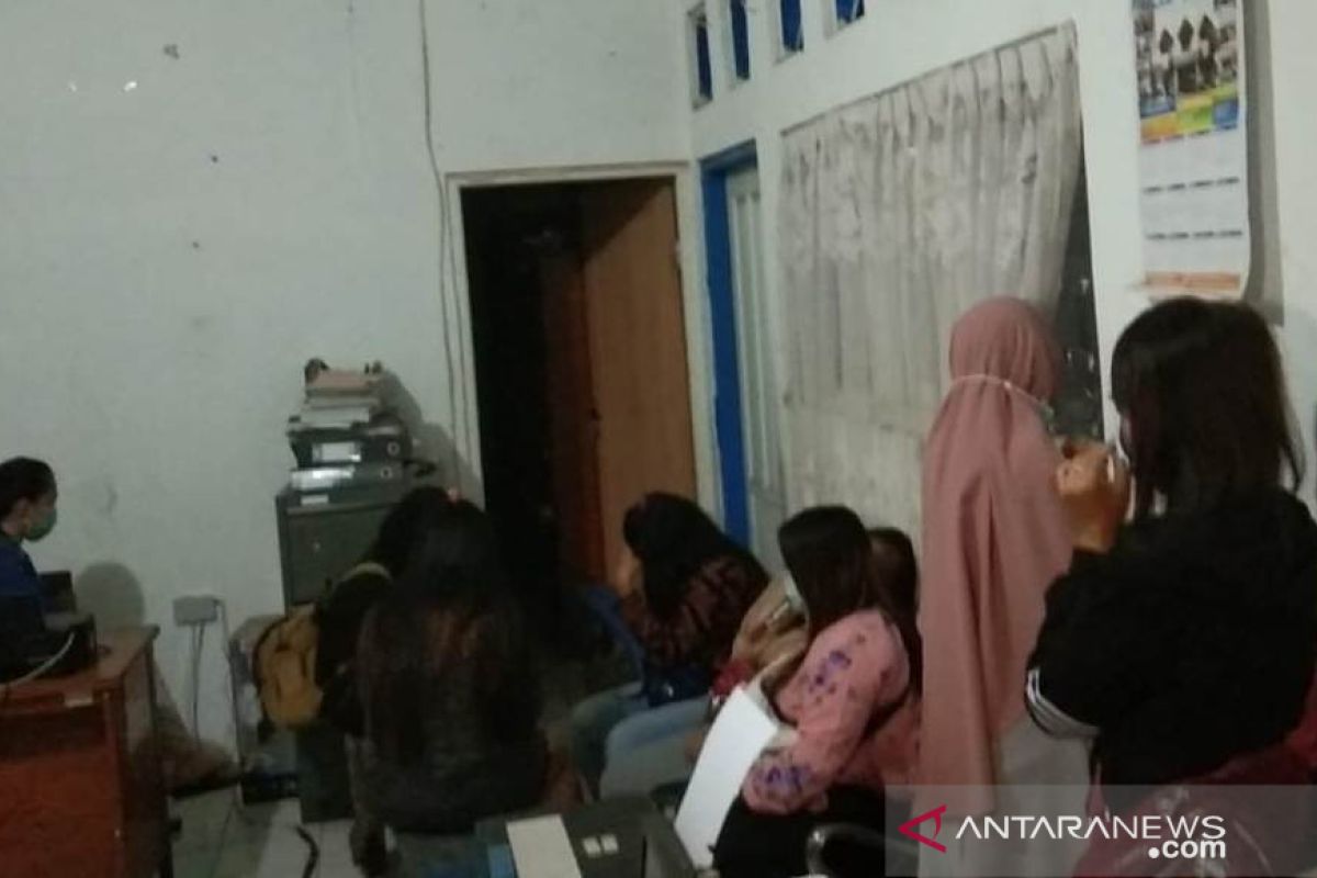 Satpol PP ciduk delapan pasangan mesum dari hotel melati