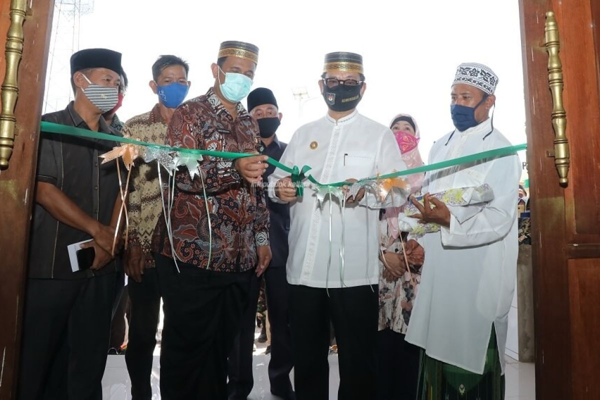 Gubernur Resmikan Masjid dan BSPS di Tanjung Palas Timur