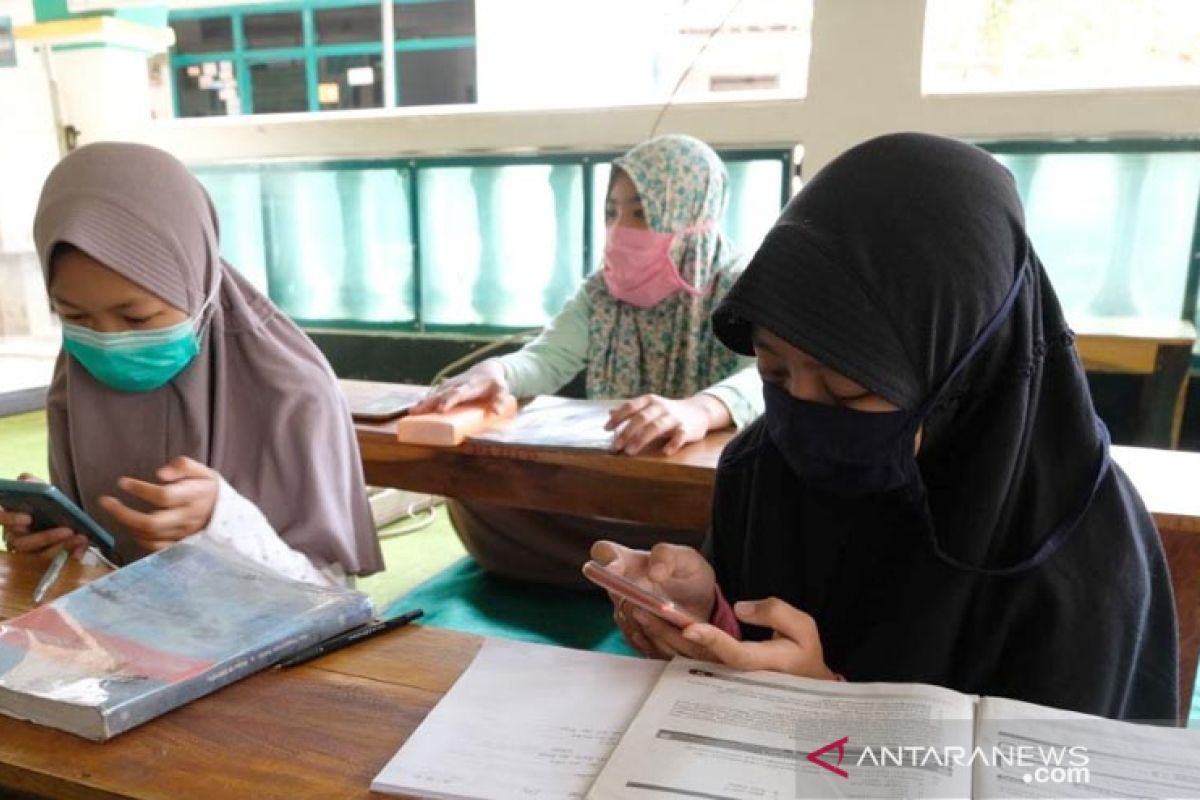 Kegiatan belajar mengajar di tengah pandemi terjebak keluhan