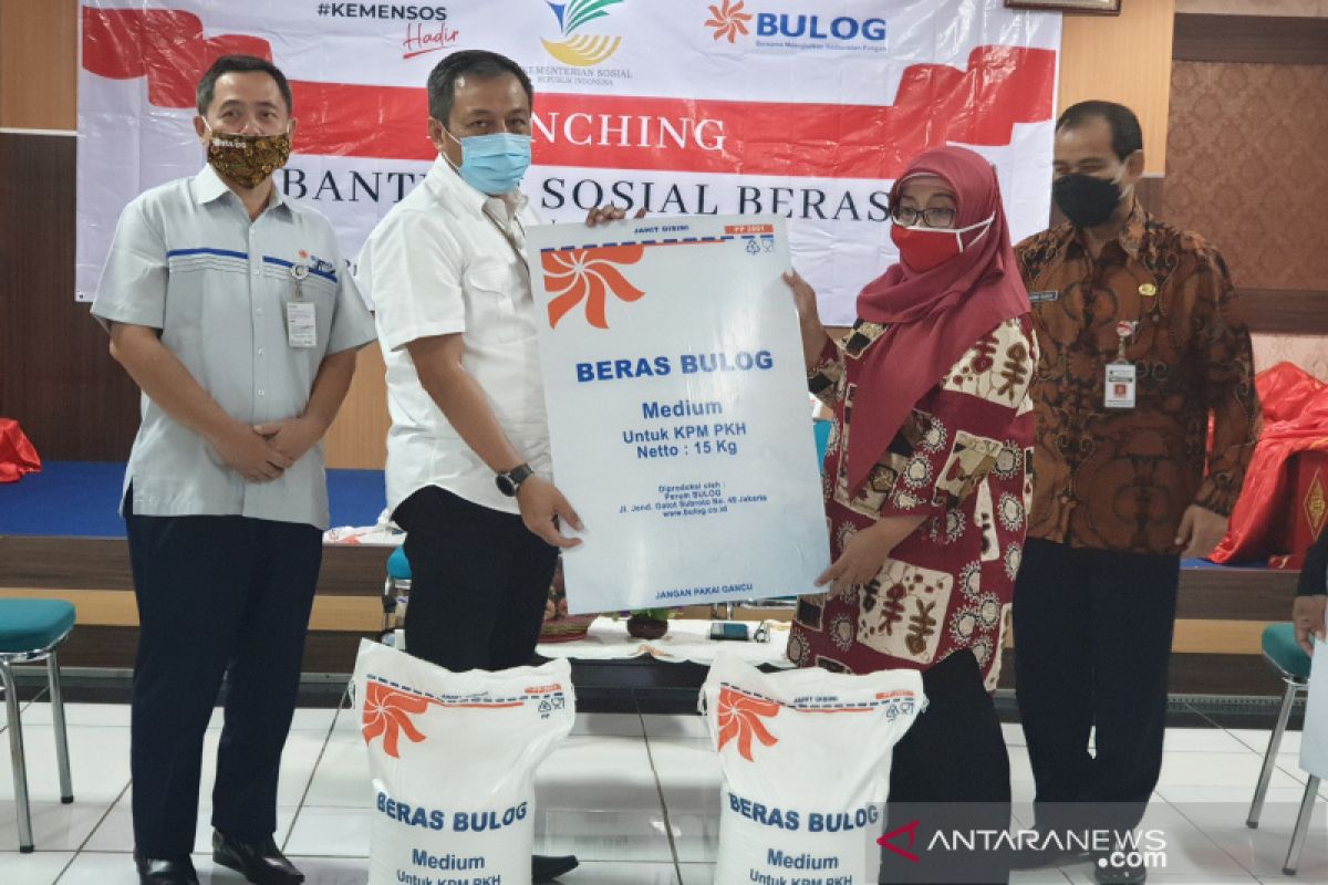 Jateng mulai salurkan bantuan sosial beras 15 kg