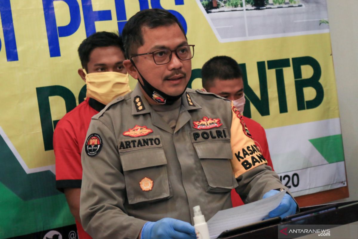 Tim Siber Polda NTB mengawasi kampanye hitam di masa Pandemi COVID-19