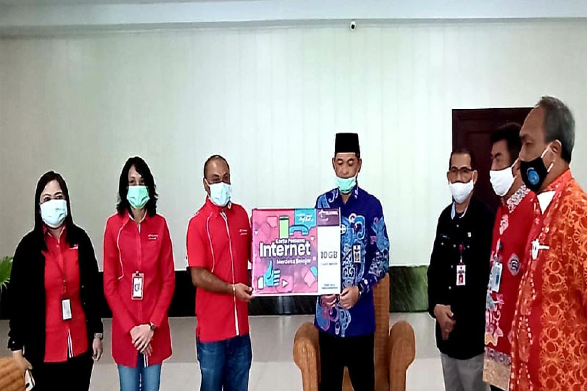 163 ribu pelajar di Kalteng dapat kartu perdana dari Telkomsel