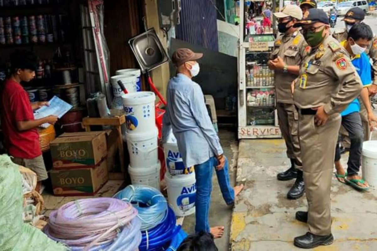 Satpol PP Kobar sasar fasilitas publik sosialisasikan Perbup Protokol Kesehatan