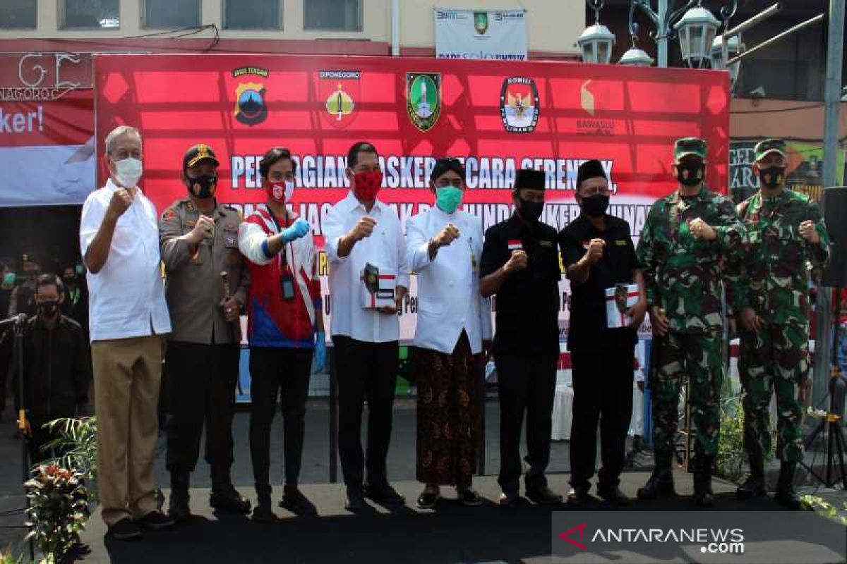 Penegakan pakai masker berlaku tanpa terkecuali, pelanggar wajib bersihkan saluran sungai