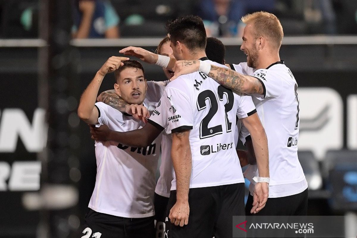 Valencia awali musim dengan menghantam rival lokalnya Levante 4-2