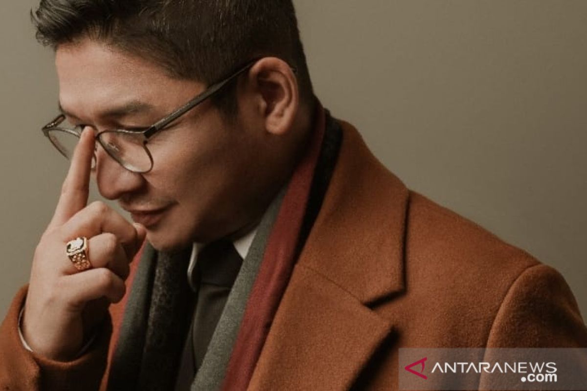 20 tahun bermusik, Pasha Ungu merilis album solo "Di Atas Langit"