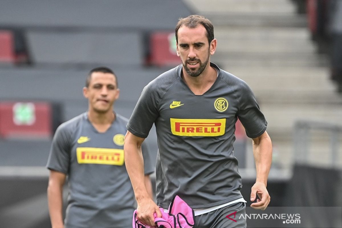 Diego Godin sudah gabung Cagliari