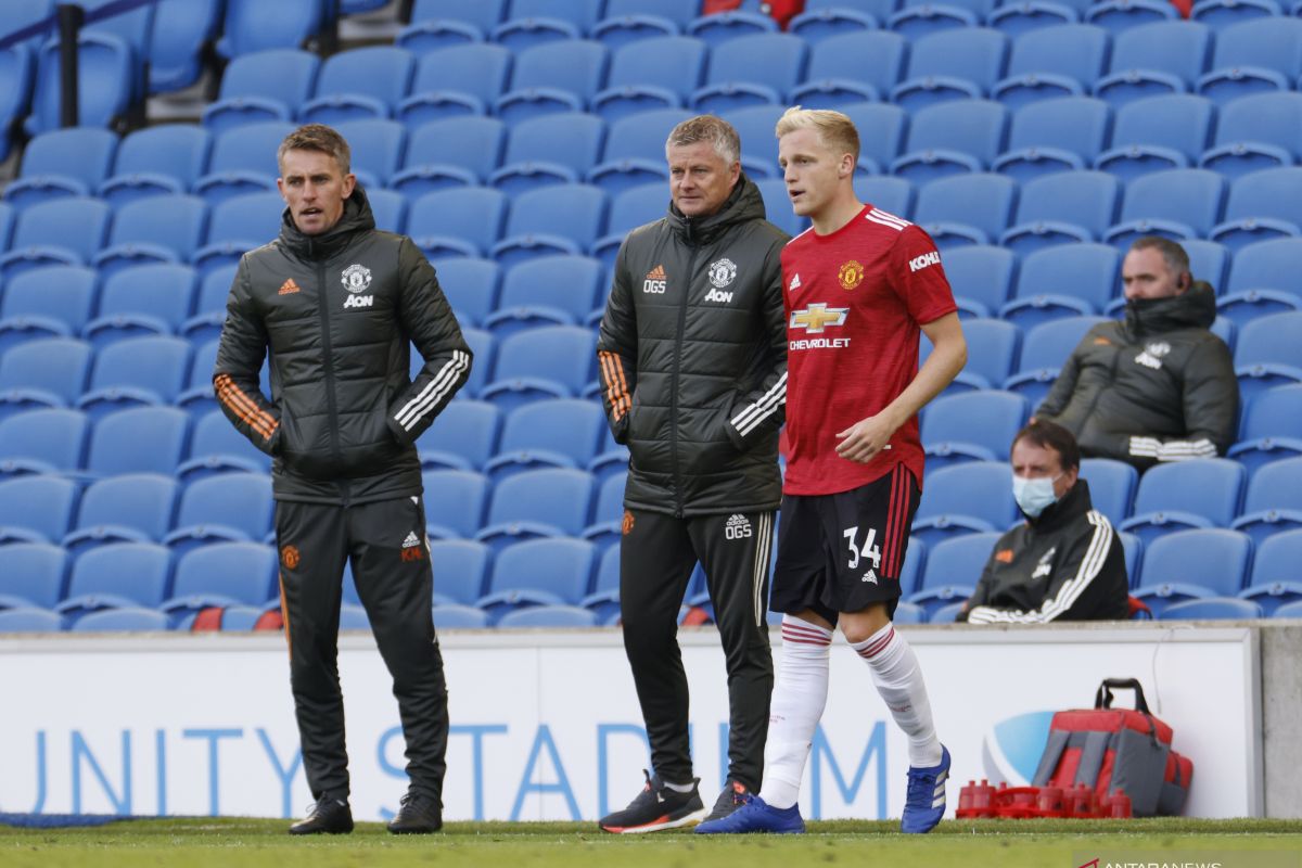 Ole Solskjaer minta timnya terus mencoba cetak gol sampai akhir laga