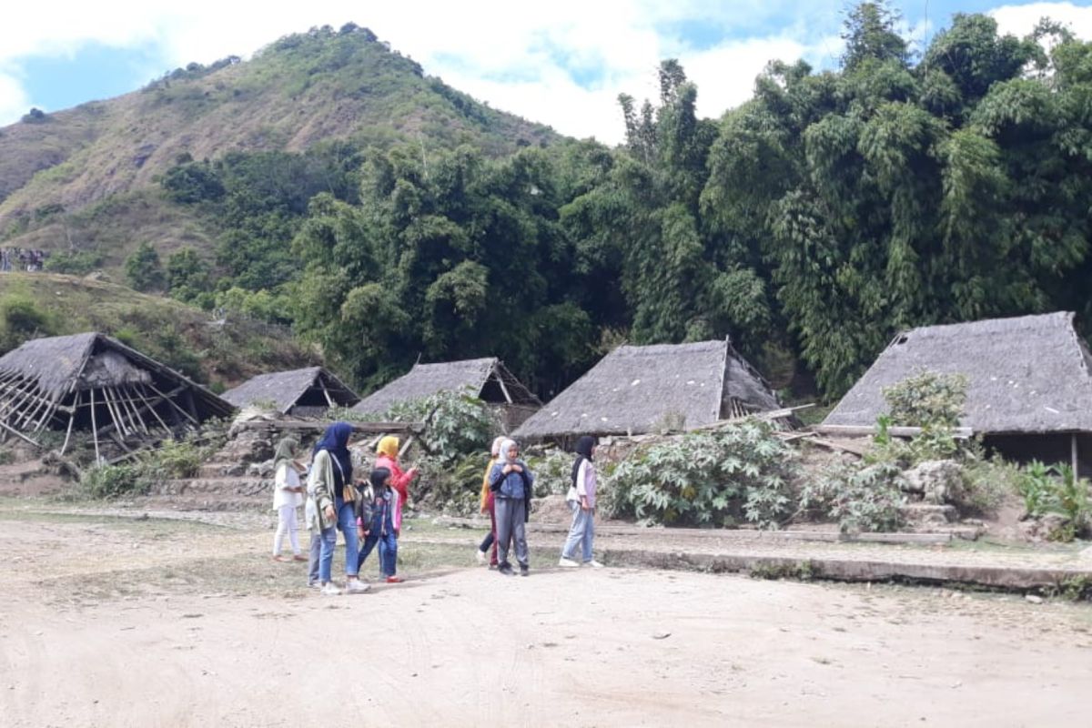 Bale Adat Desa Sembalun Lawang menunggu perhatian pemerintah