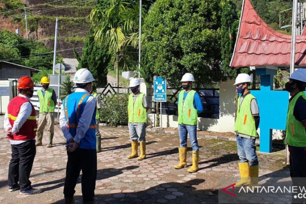 Kerja keras PLN demi seberkas cahaya di Desa Makalo