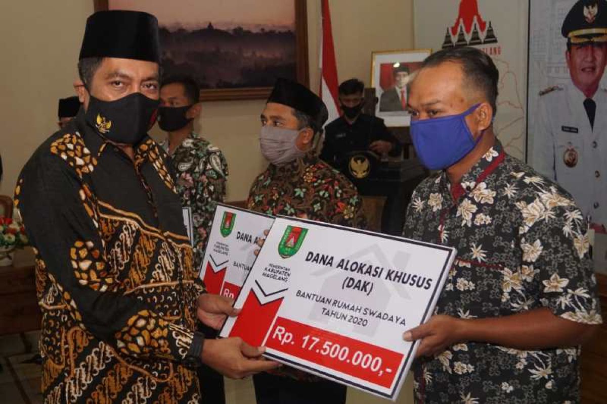 Magelang serahkan bantuan rumah swadaya Rp3 miliar