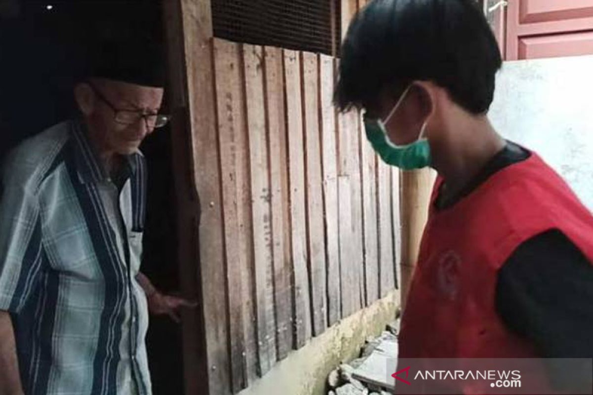 PRI Luwu Timur salurkan bantuan kebutuhan pokok kepada Lansia