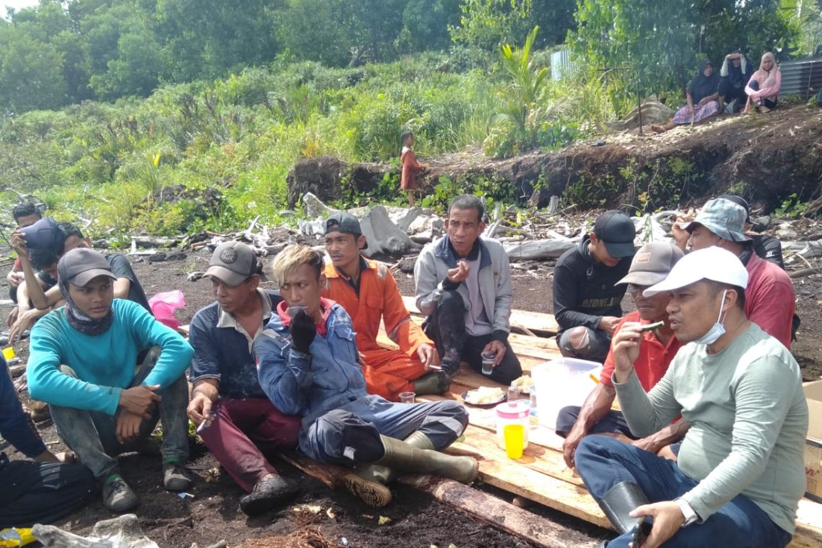 Warga Simpang Ayam Bengkalis minta dibangun jalan dan jembatan nelayan