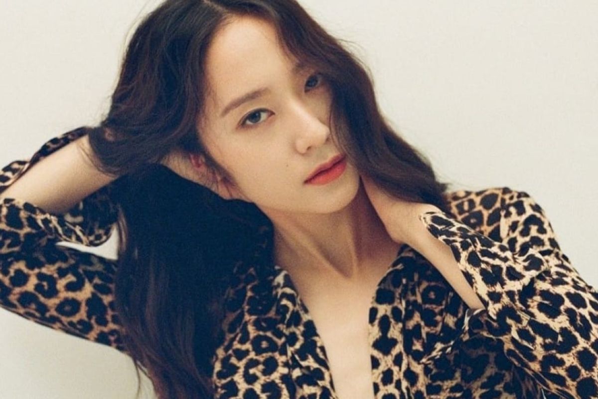 Anggota K-pop Krystal f(x) resmi hengkang dari SM Entertainment