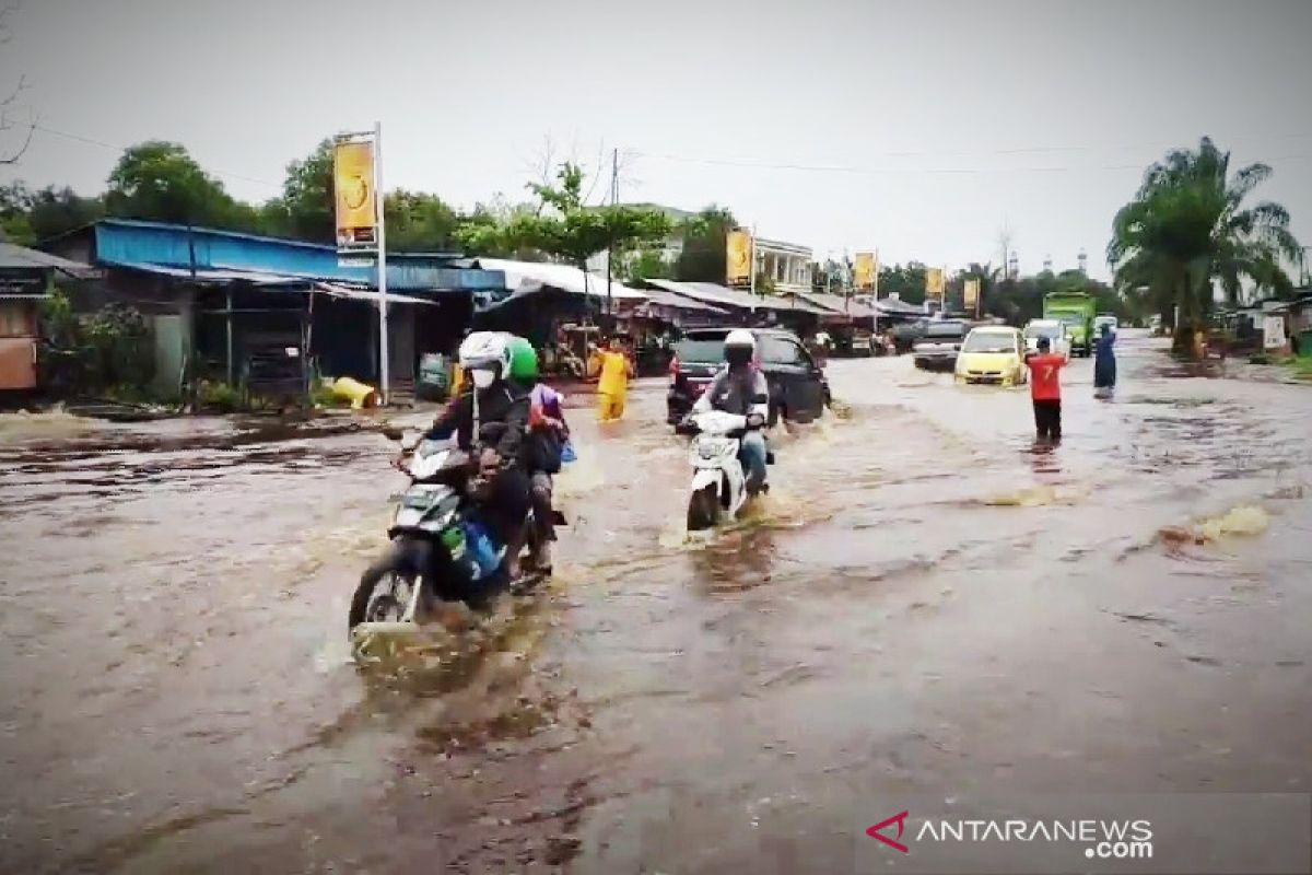 Sampit nyaris dikepung banjir