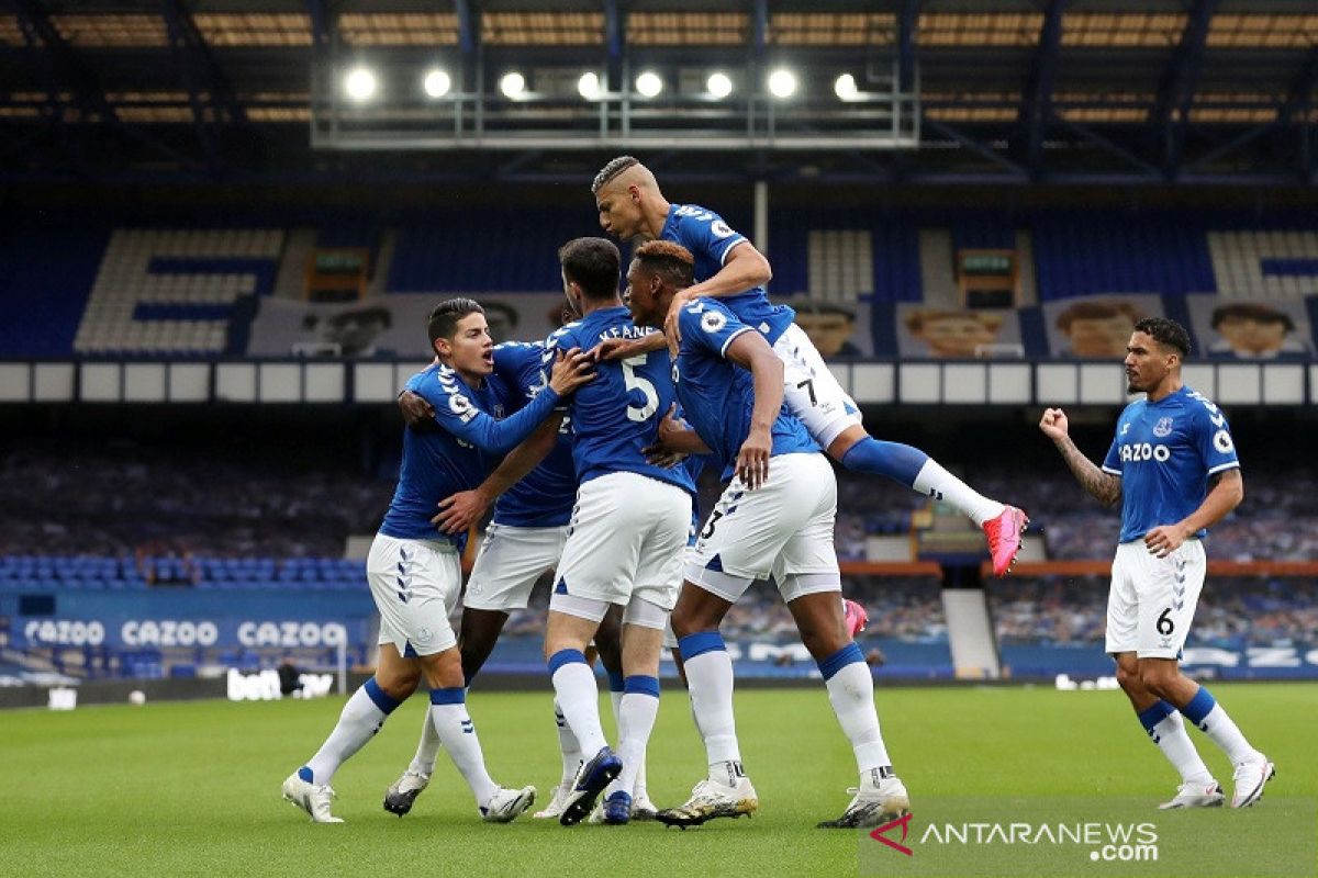 Everton aman di puncak klasemen Liga Inggris, terbantu VAR