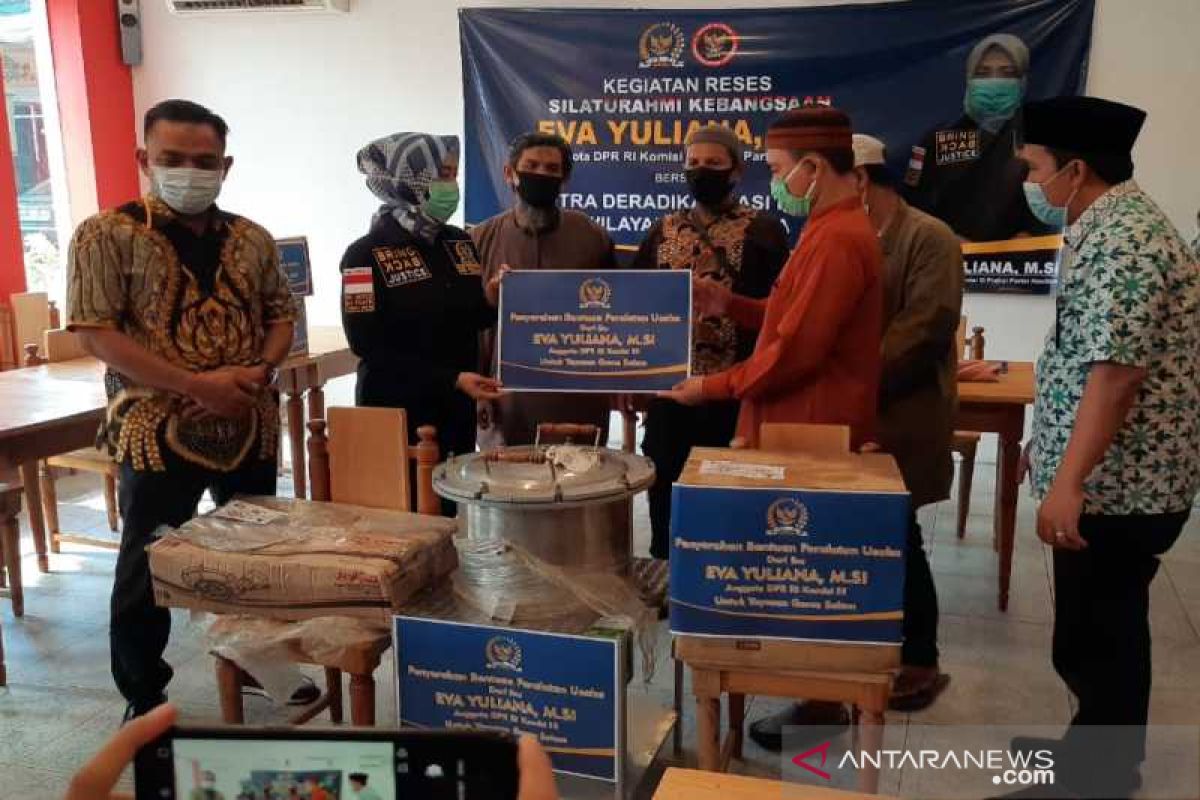 Anggota DPR temui mantan napiter di Solo