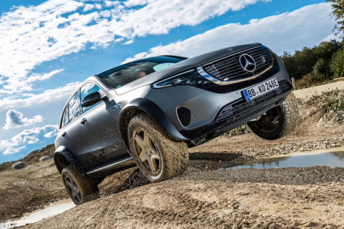 Mercedes-Benz mengenalkan mobil listrik "off-road" EQC