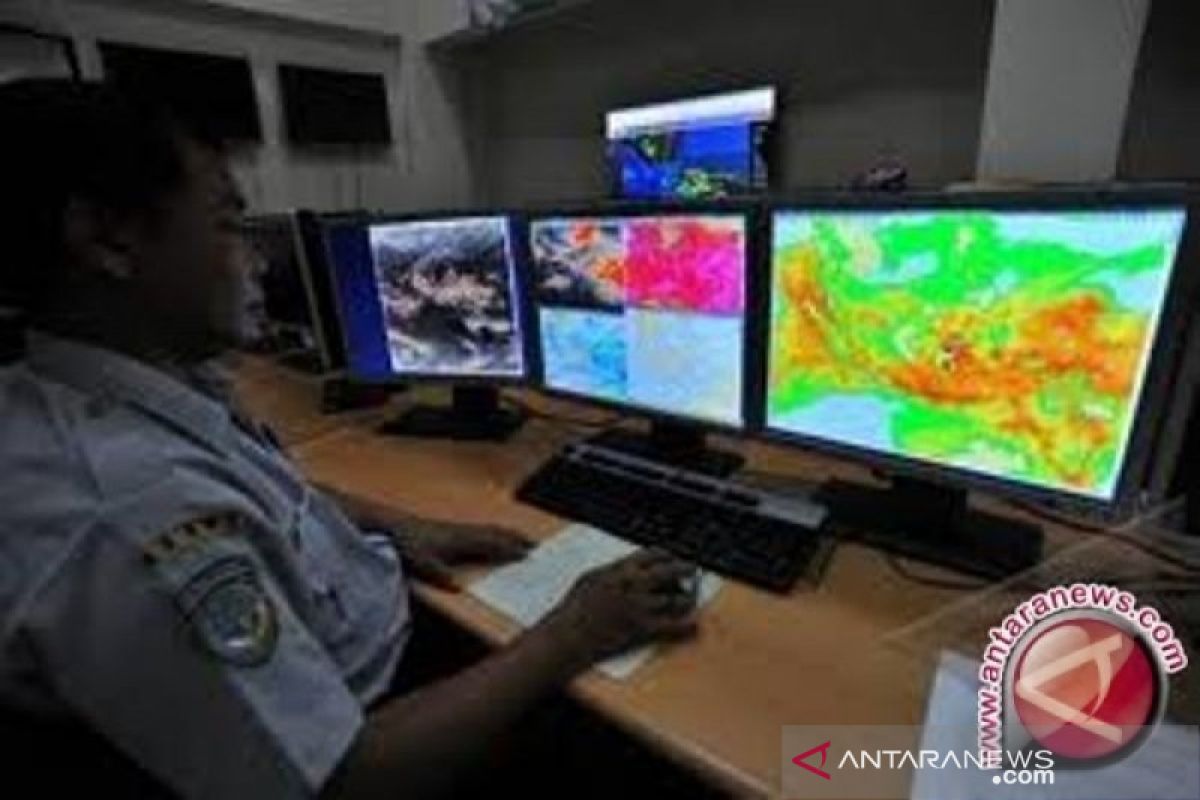 BMKG  minta nelayan Banggai waspadai gelombang tinggi