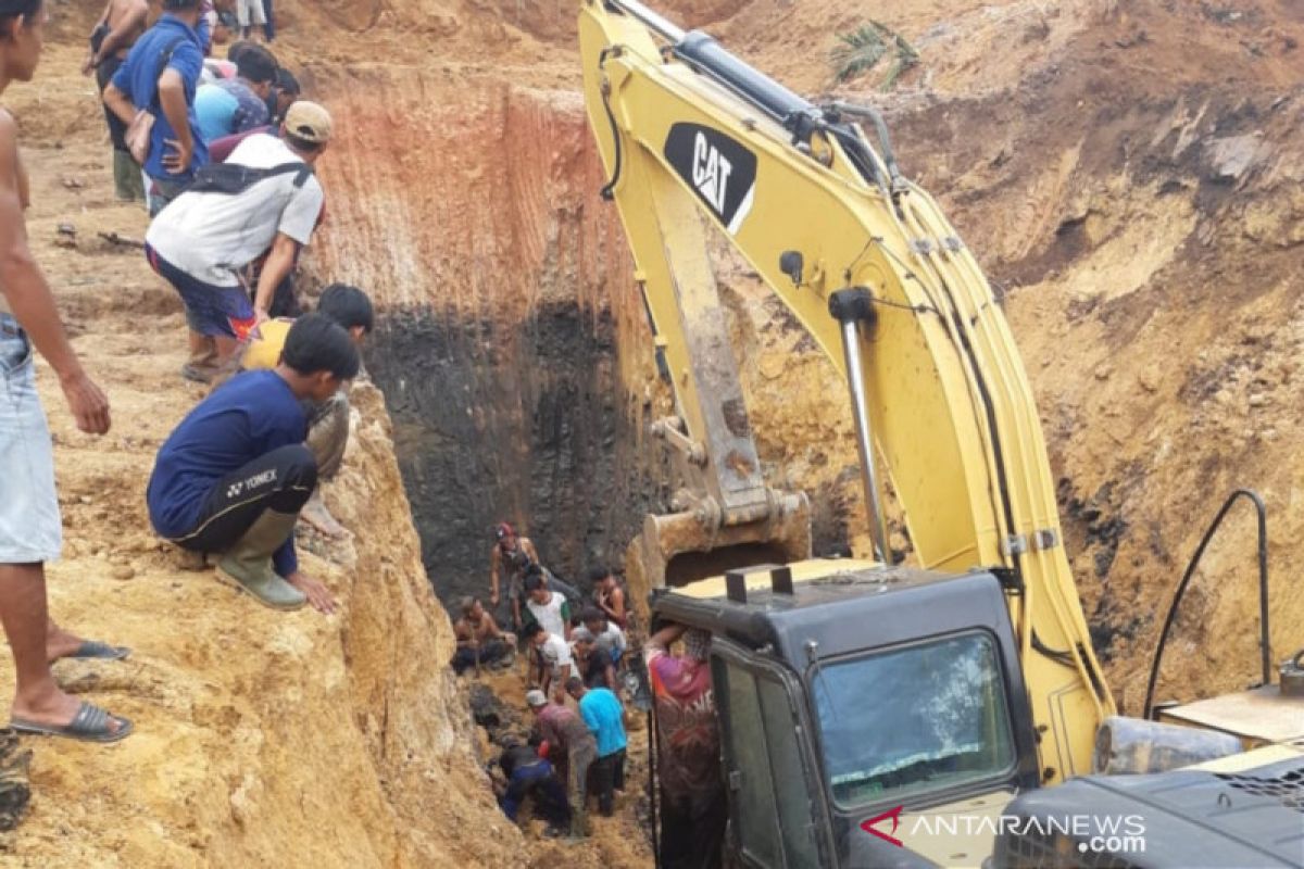 11 pekerja tambang tewas tertimbun longsoran di Muara Enim