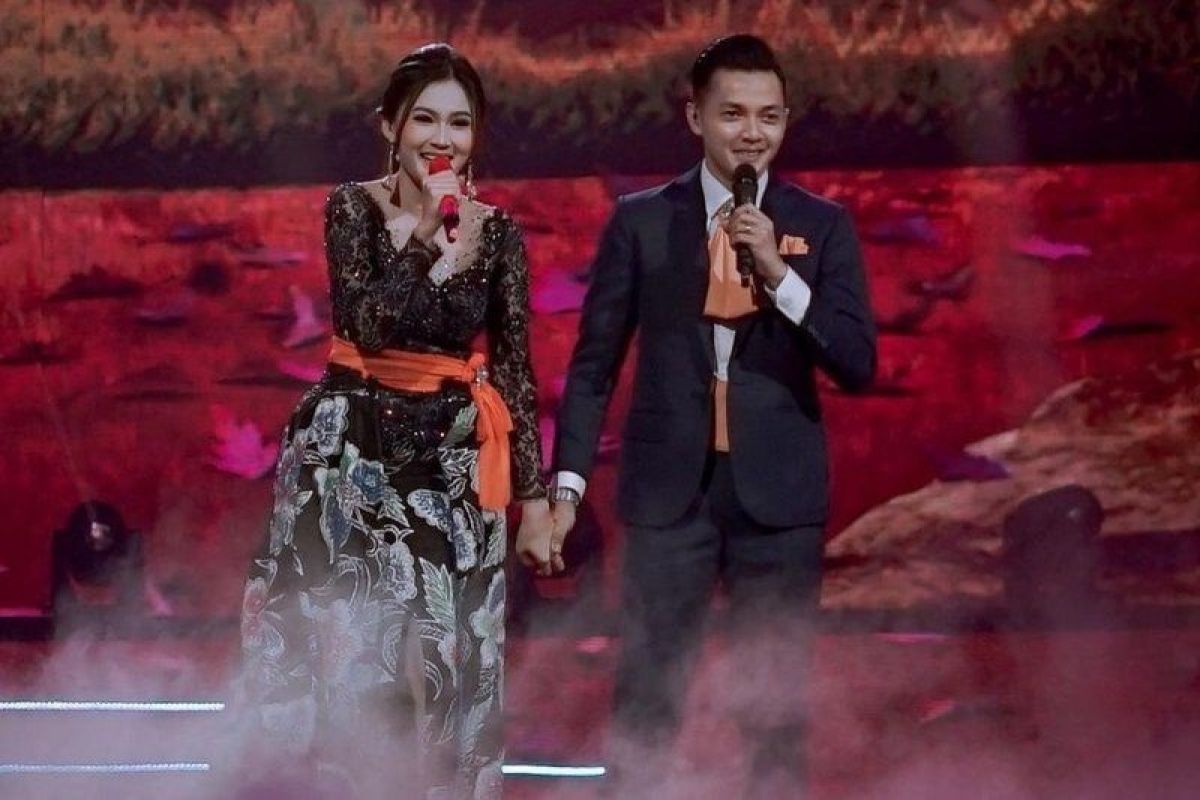 Nella Kharisma dan Dorry Harsa sedang menyiapkan lagu duet baru