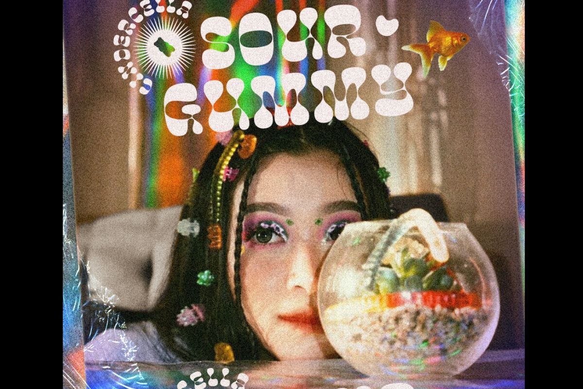 Cindercella rilis lagu  perdana "Sour Gummy"