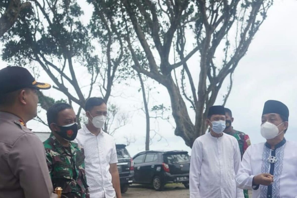 Penjabat Bupati Pesisir Barat pantau lokasi wisata pastikan protokol kesehatan