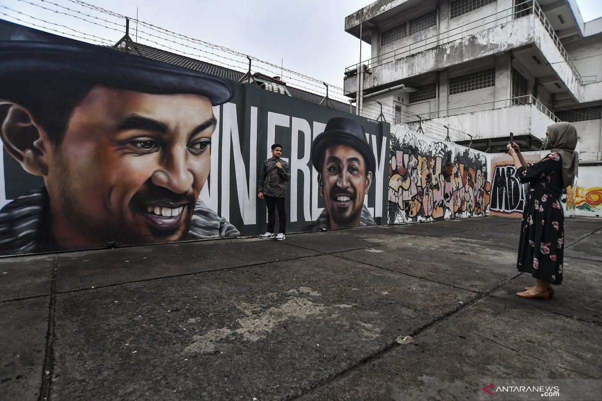 Tompi ungkap rasa rindu pada mendiang Glenn Fredly