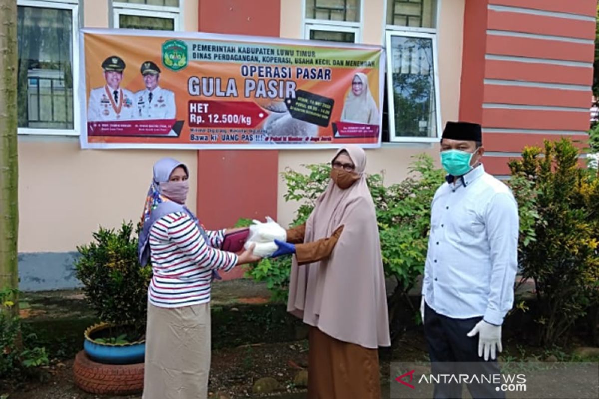 Disdagkop UKM Luwu Timur gelar operasi pasar gula pasir