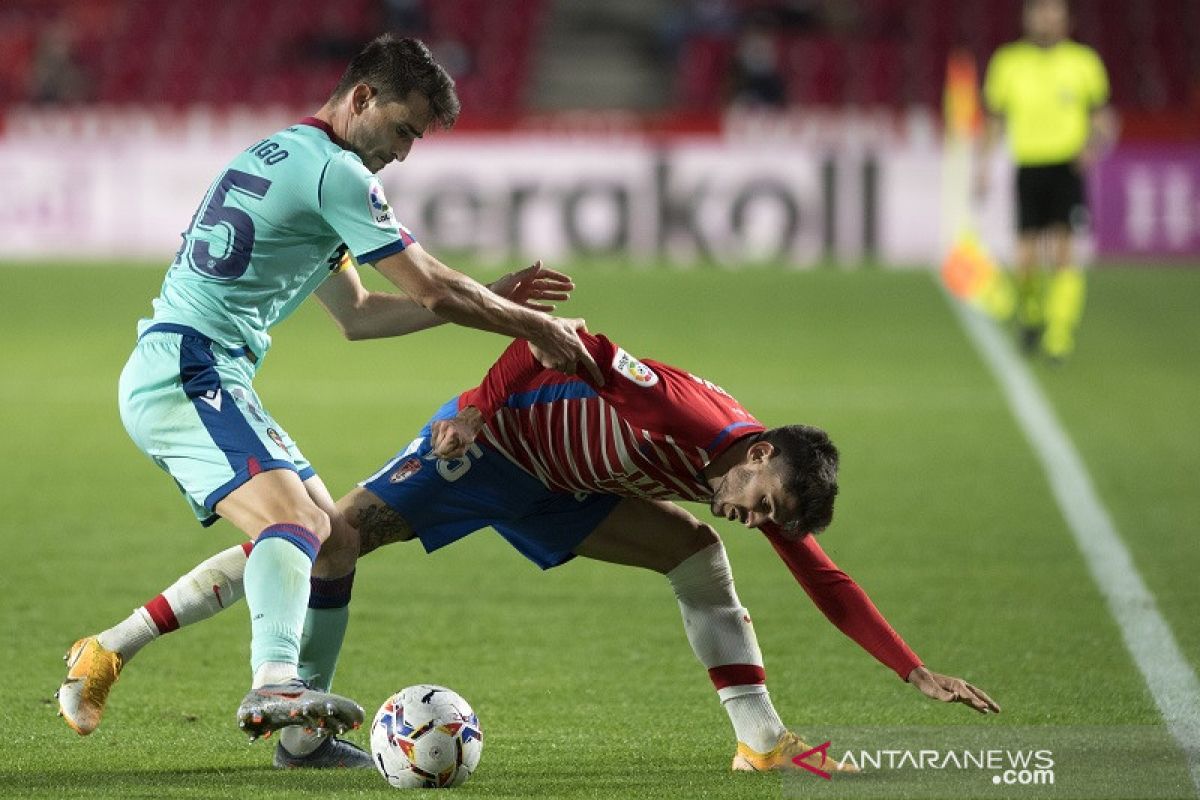 Granada diimbangi Levante usai terpaksa tampil dengan 10 pemain