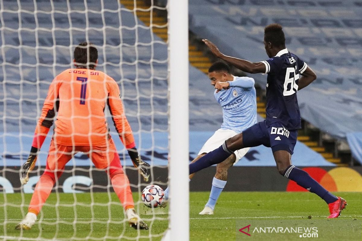 Manchester City libas Olympiakos 3-0