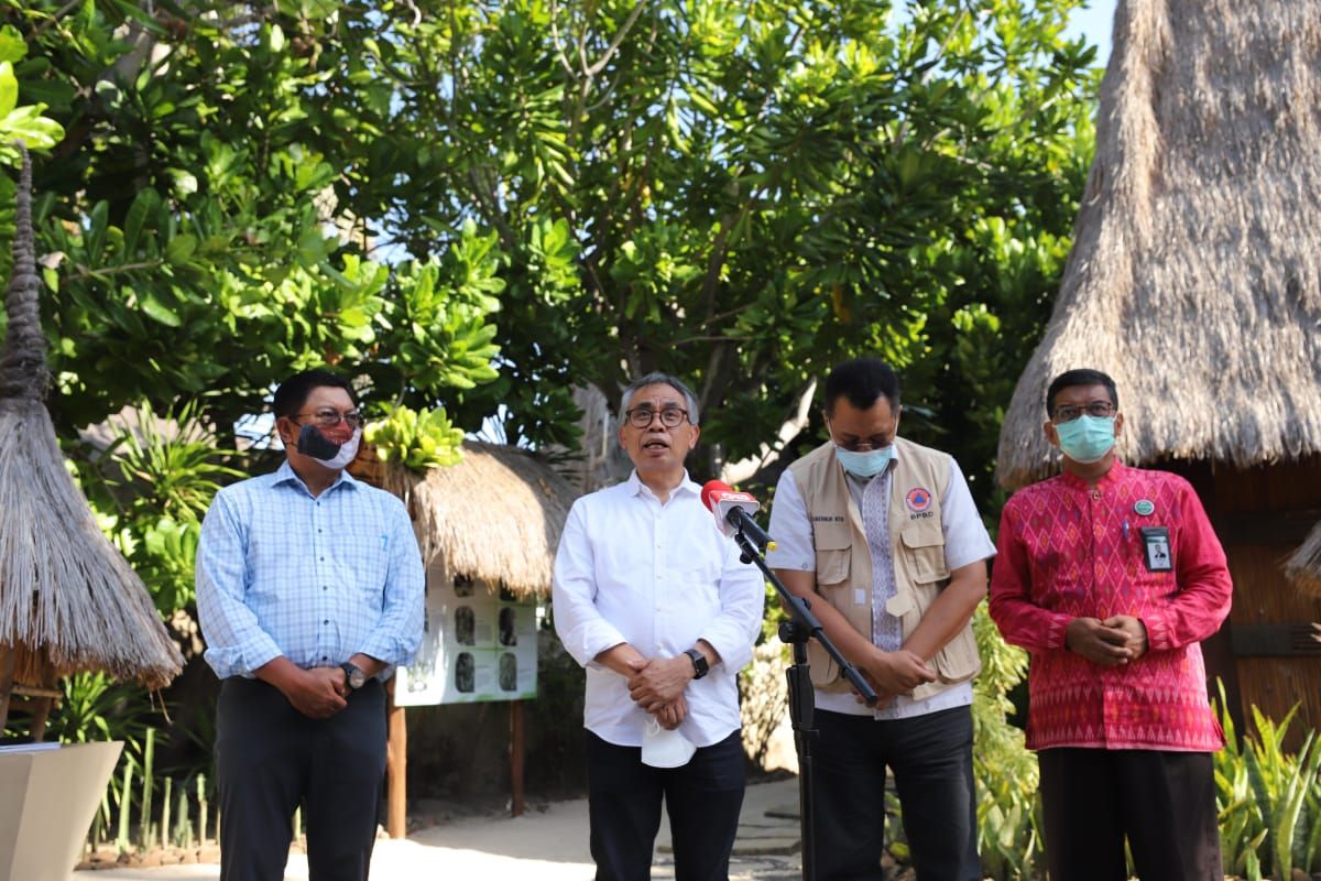 OJK bersama Bank Mandiri dan Bank NTB Syariah bantu pemulihan ekonomi NTB