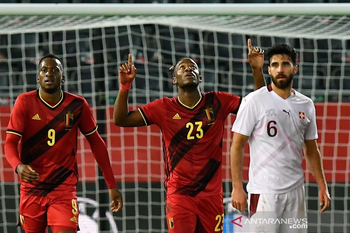 Dwigol Michy Batshuayi antar Belgia bekuk Swiss 2-1