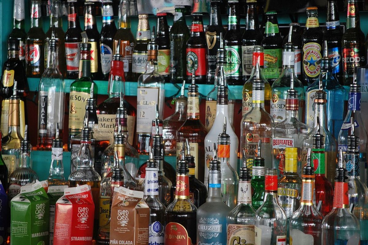 Peneliti sebut Perpres 10/2021 tidak longgarkan pembatasan konsumsi alkohol