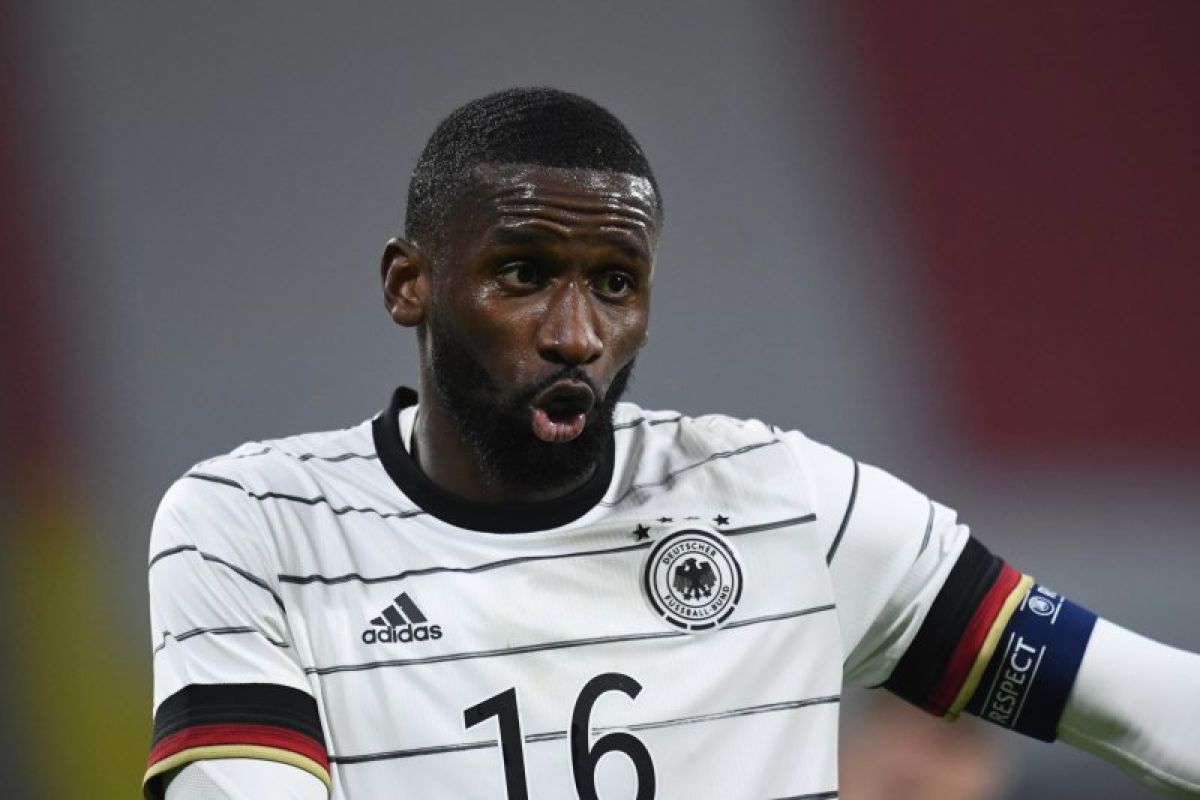 Barcelona ingin pinjam Antonio Rudiger dari Chelsea