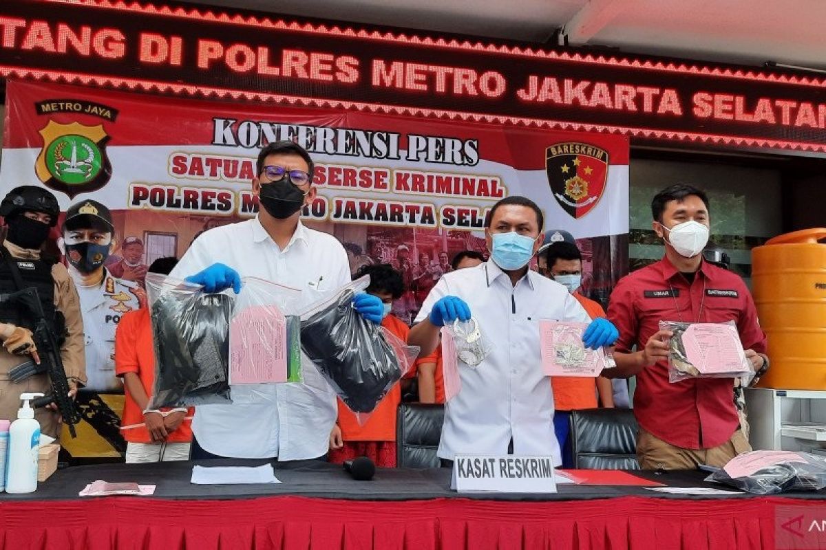 Petugas berhasil ringkus komplotan polisi gadungan