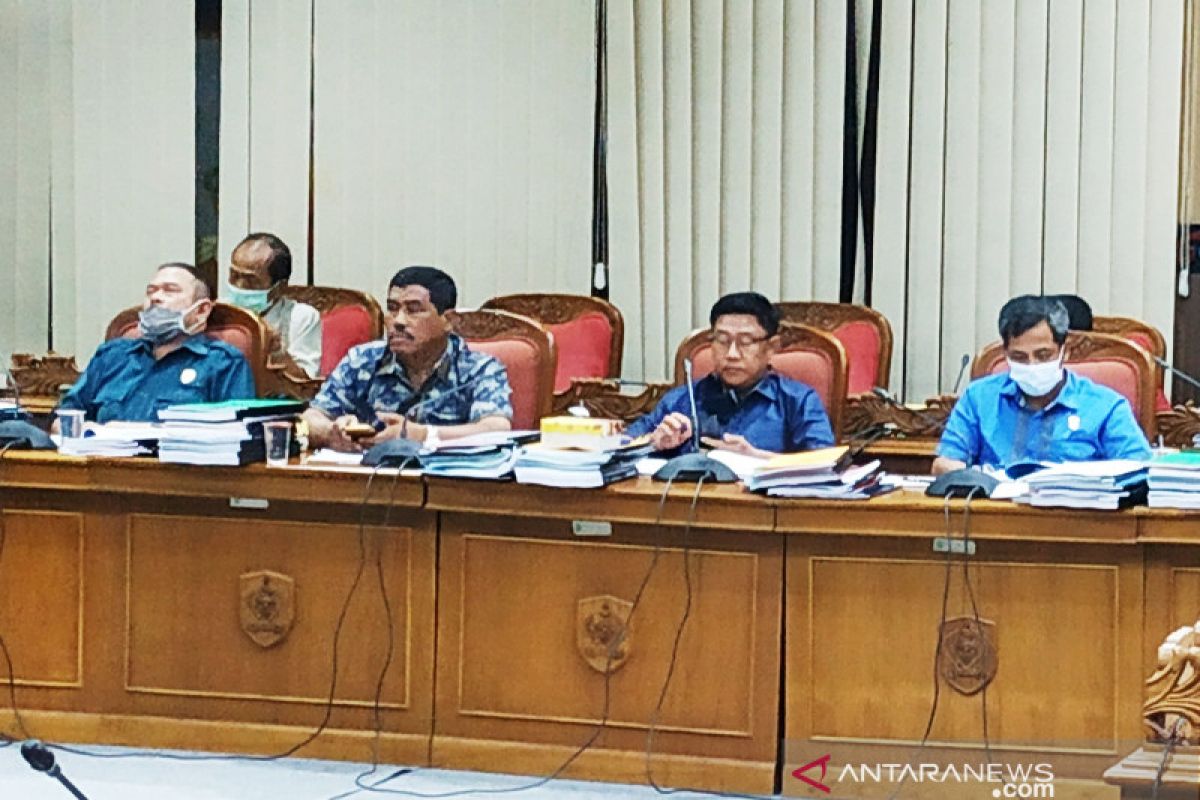 Legislator ini mengaku sedih melihat kondisi masyarakat pelosok Kotim