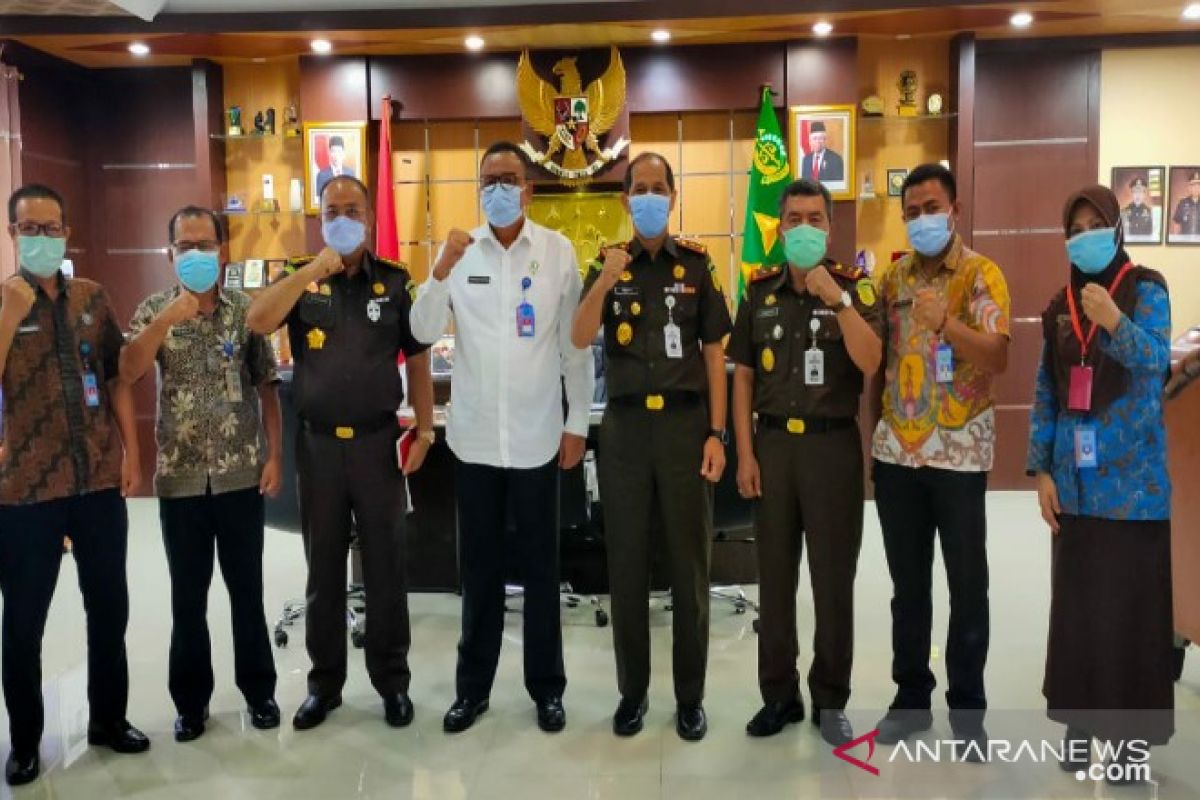 Implementasi RAN P4GN, BNN audiensi-tes urin pegawai Kejati Sultra