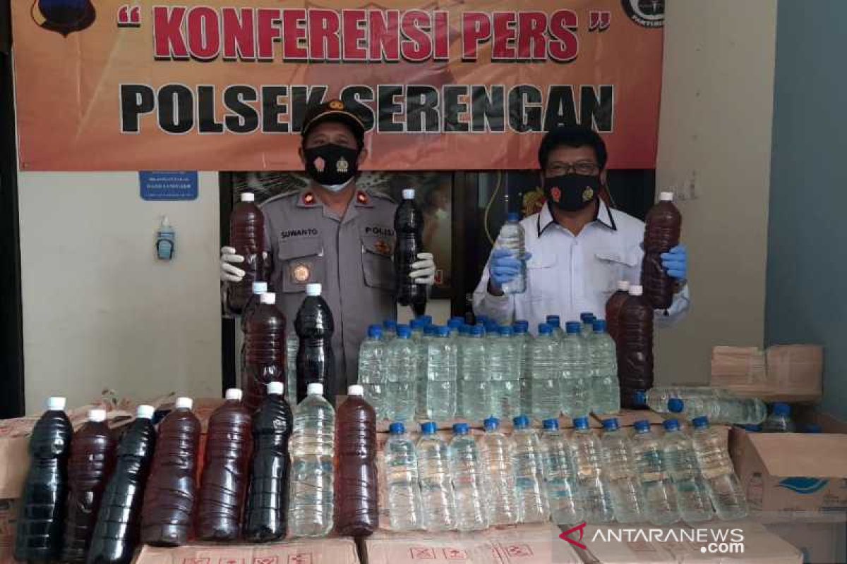 Jelang pilkada, polisi sita ratusan liter minuman keras di Solo