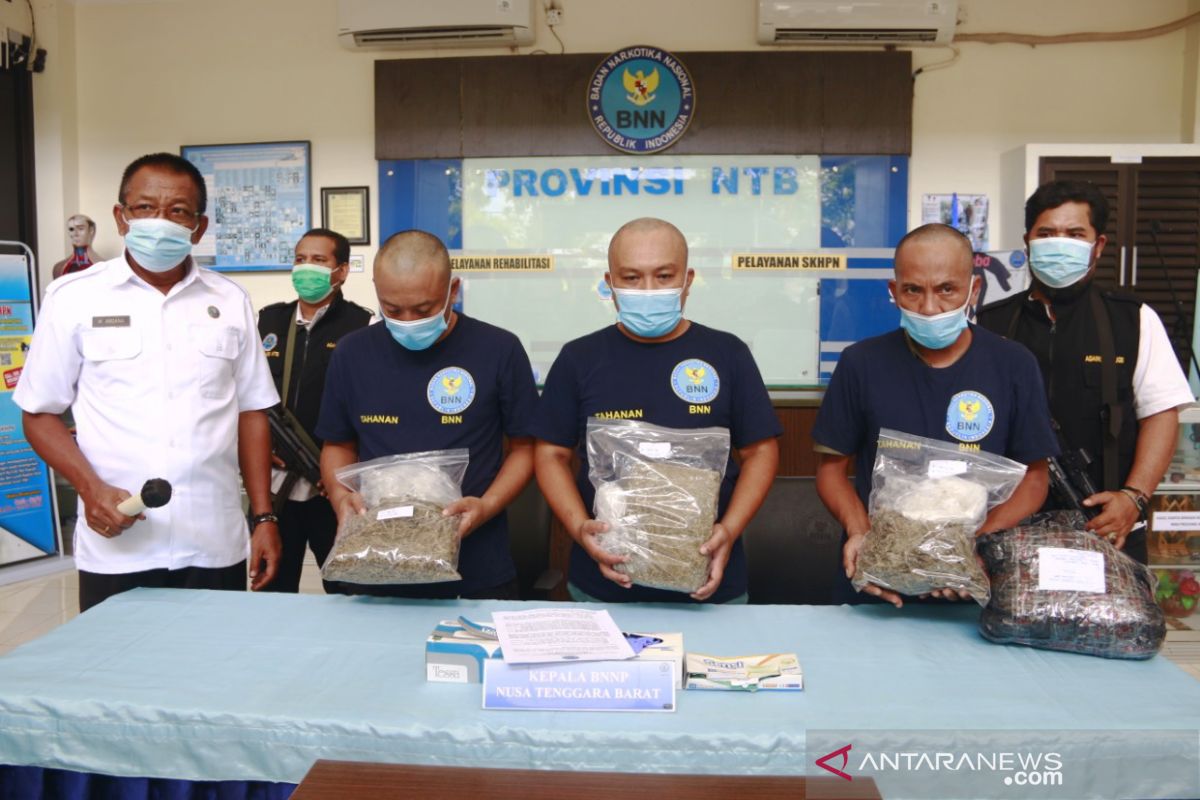 BNNP NTB menggagalkan penyelundupan 1,8 kilogram ganja