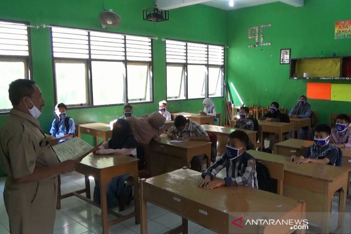 Kudus tidak mau buru-buru gelar sekolah tatap muka