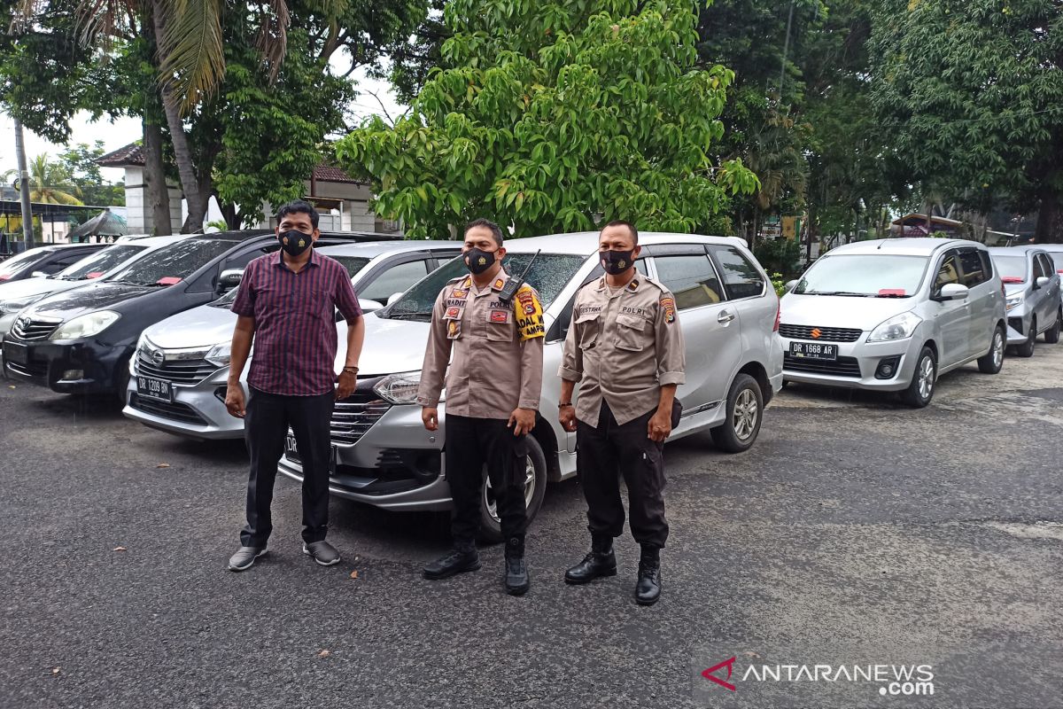 Polisi mengungkap kasus penggelapan sembilan mobil rental