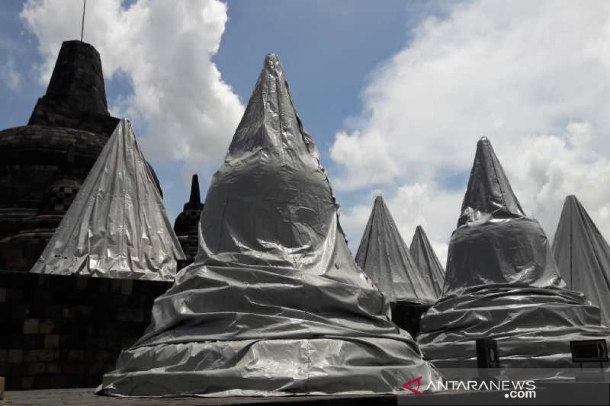 Balai Konservasi Borobudur tutup 3 candi dengan terpaulin