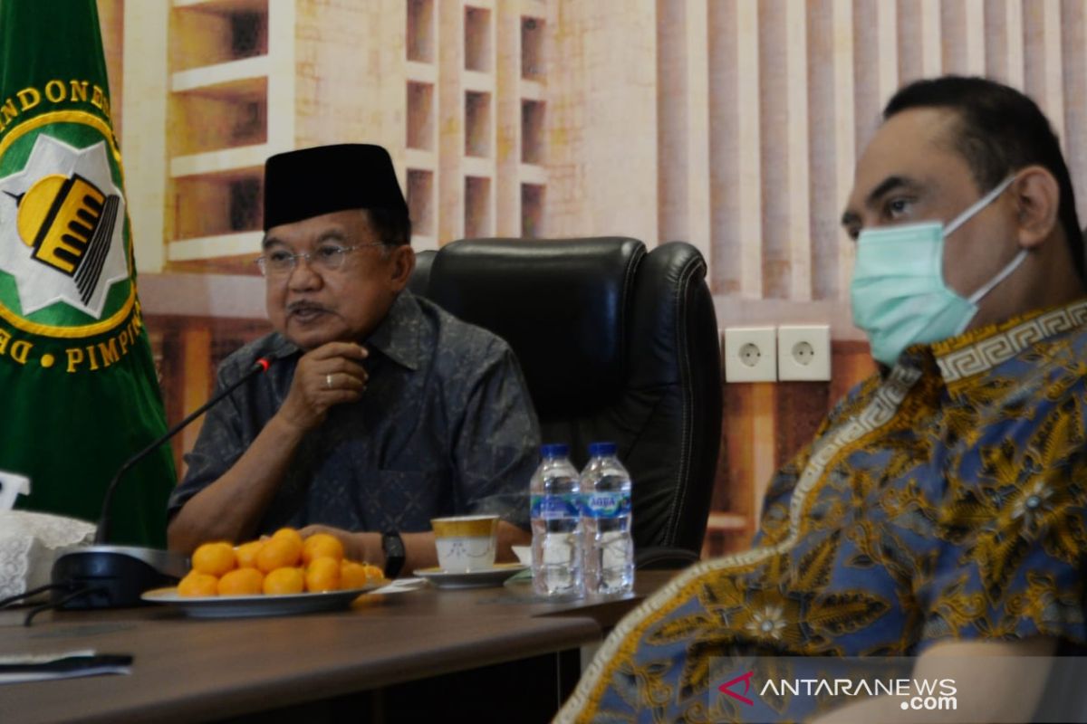 Jusuf Kalla tegaskan azan "hayya alal jihad" keliru