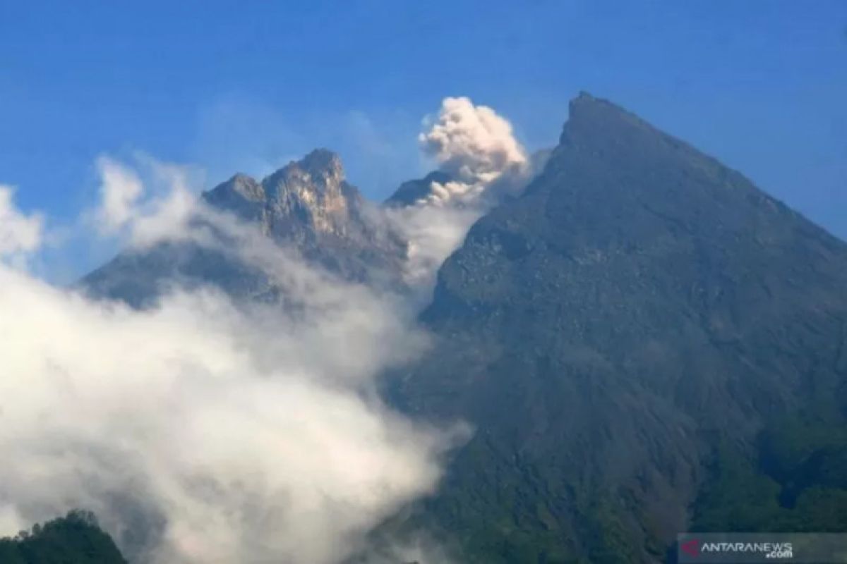 Merapi alami 46 kali gempa guguran