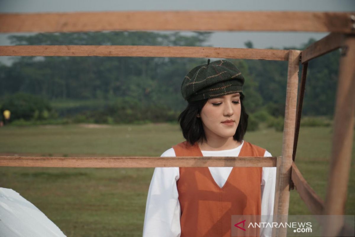 Rayakan ulang tahun, Ify Alyssa rilis  video musik "Wind"