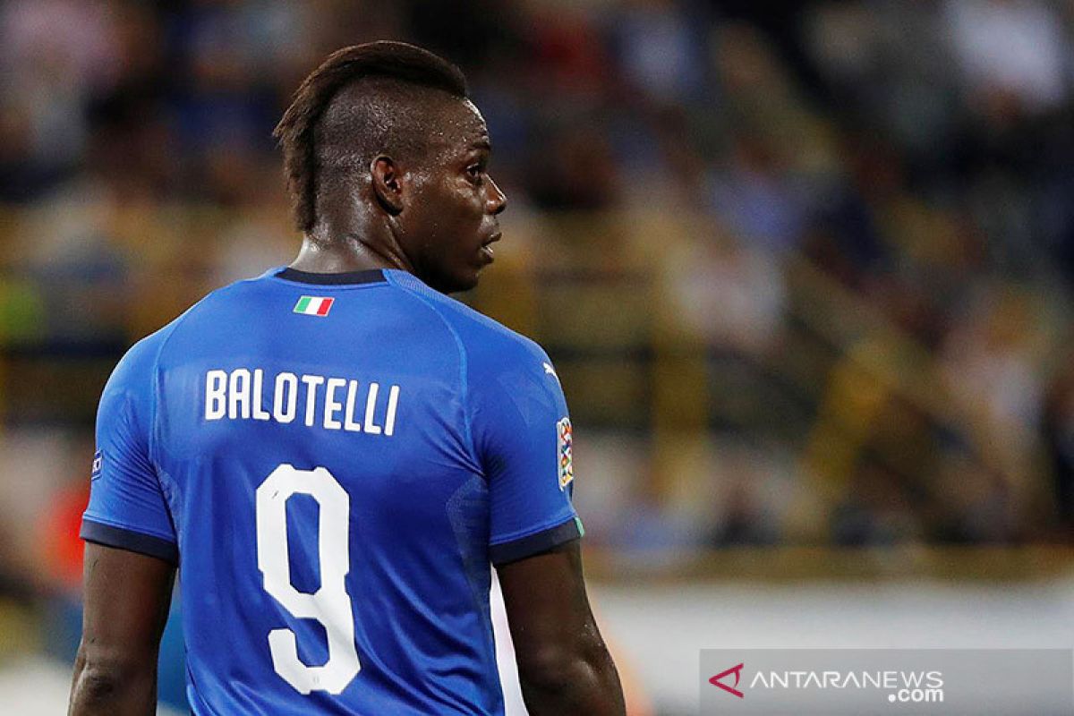 Genoa rekrut penyerang kontroversial Mario Balotelli hingga akhir musim ini