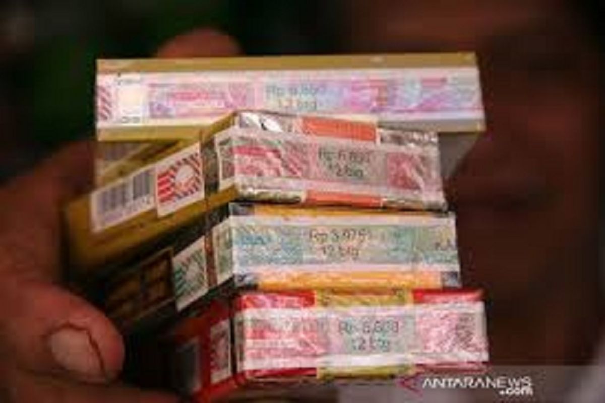 Menkeu Sri Mulyani sebut cukai rokok 2021 naik 12,5 persen